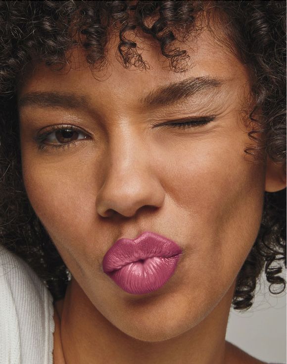 Lacquered lip gel